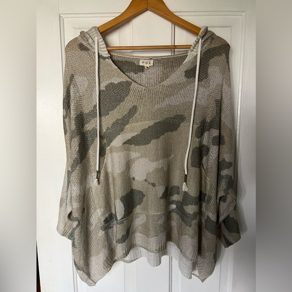 POL Camo Style Hoodie Sweater with drawstring - Size Medium - $28